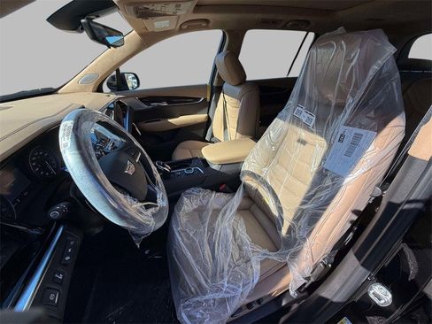 New 2025 Cadillac XT6 Premium Luxury image 2