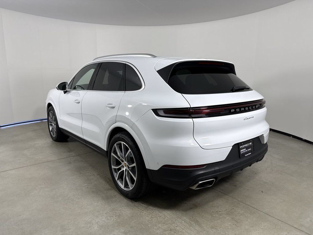 Certified 2026 Porsche Cayenne AWD/4WD image 3