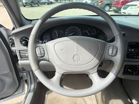 Used 2004 Buick Century Custom image 10