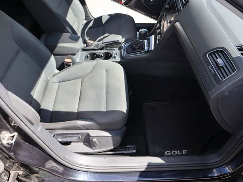 Used 2018 Volkswagen Golf S AWD/4WD image 21