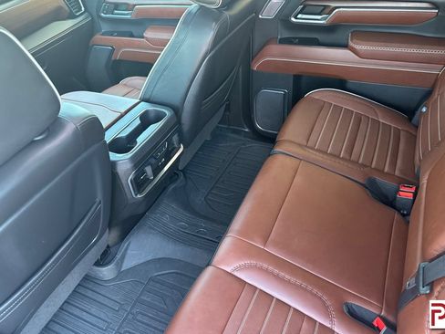 Certified 2024 GMC Sierra 3500 Denali Ultimate AWD/4WD image 13