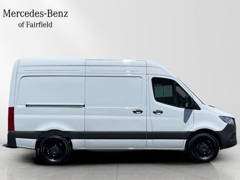 Used 2025 Mercedes-Benz Sprinter 2500 image 7