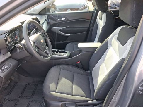 Used 2025 Chevrolet Trax LS FWD image 14