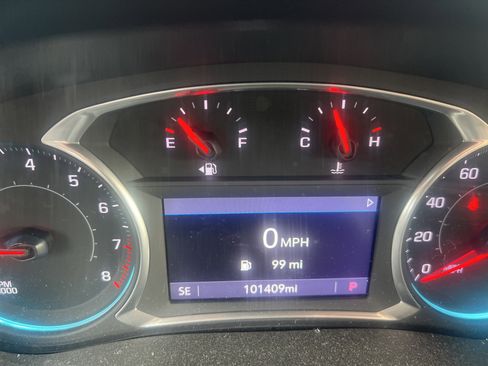 Used 2020 Chevrolet Traverse LT image 10