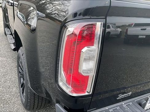 Used 2022 GMC Canyon Elevation Standard w/ Convenience Package image 23