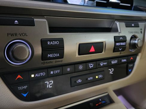 Used 2015 Lexus ES 350 image 35