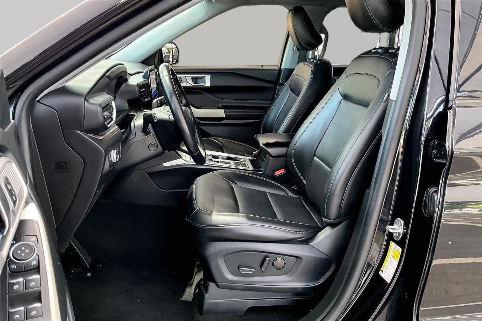Used 2021 Ford Explorer Limited w/ Equipment Group 301A RWD image 8