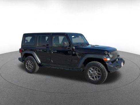 Used 2025 Jeep Wrangler Unlimited Sport AWD/4WD image 2