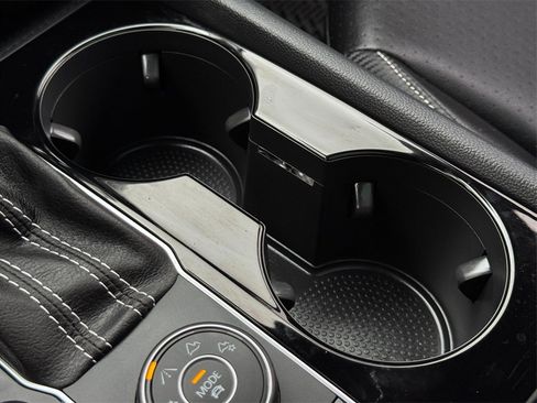 Used 2022 Volkswagen Atlas Cross Sport SEL R-Line image 34