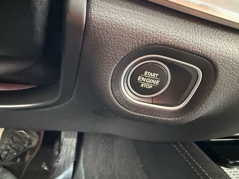 Used 2024 Mercedes-Benz GLE 450e 4MATIC image 23