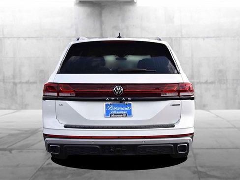 New 2026 Volkswagen Atlas Peak Edition image 6