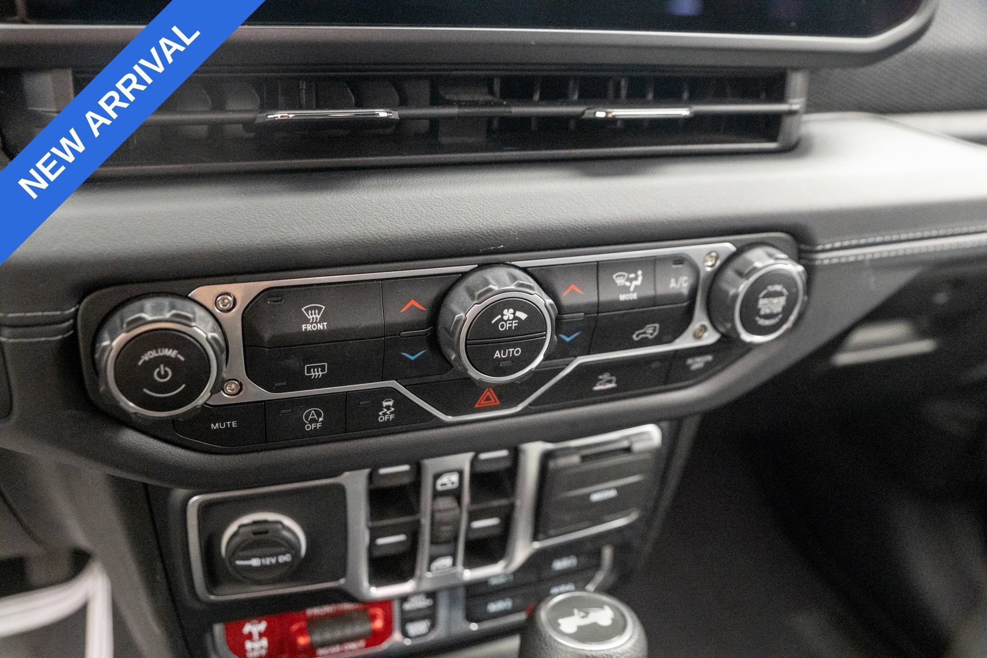 Used 2025 Jeep Wrangler Unlimited Rubicon AWD/4WD image 21