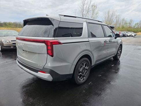 Certified 2025 Kia Carnival EX image 3