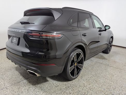 Used 2023 Porsche Cayenne AWD/4WD image 7
