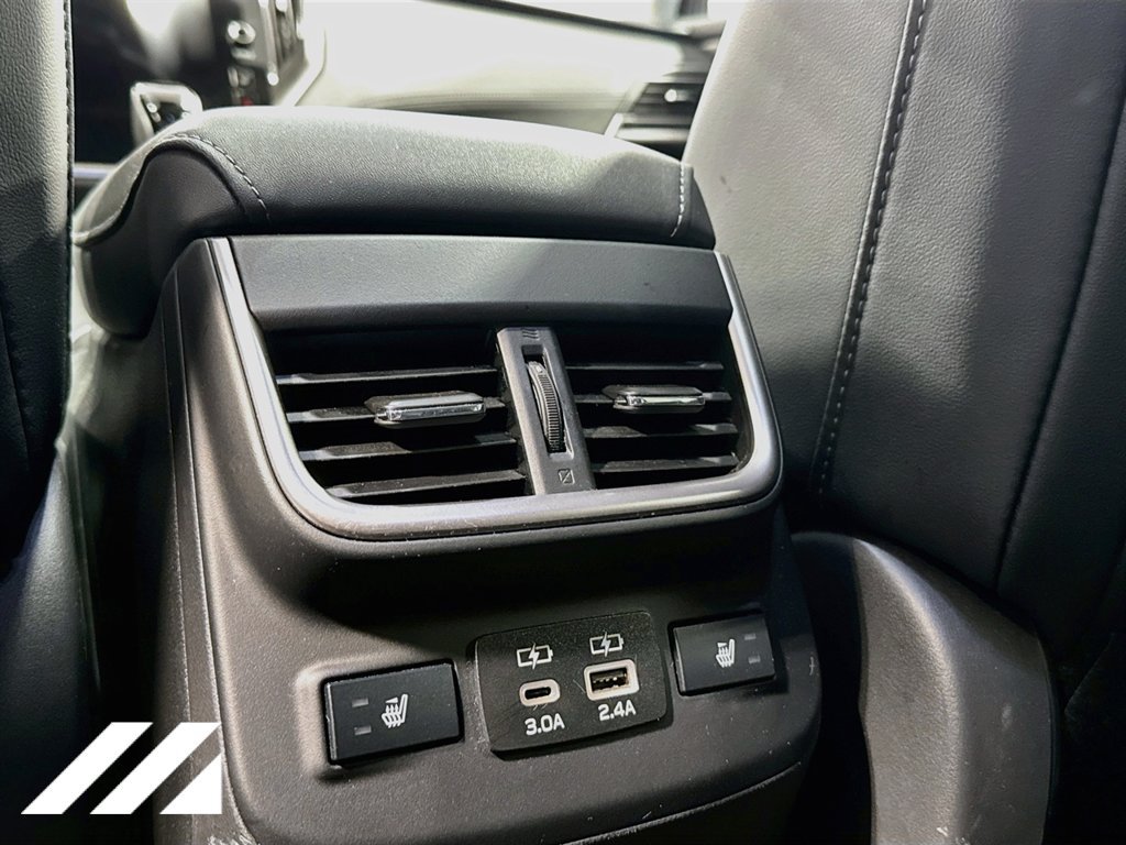 Used 2023 Subaru Outback Touring AWD/4WD image 28