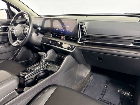 Used 2025 Kia Sportage EX image 34
