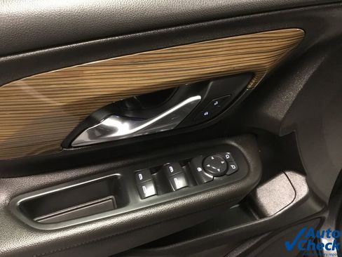 Used 2021 GMC Terrain SLE w/ Driver Convenience Package image 20