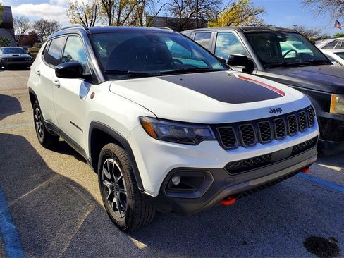 Used 2024 Jeep Compass Trailhawk image 1
