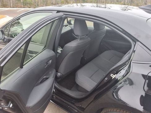 Used 2025 Toyota Corolla LE image 7