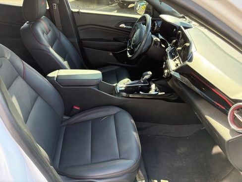Used 2025 Chevrolet Trax RS w/ Sunroof Package FWD image 12