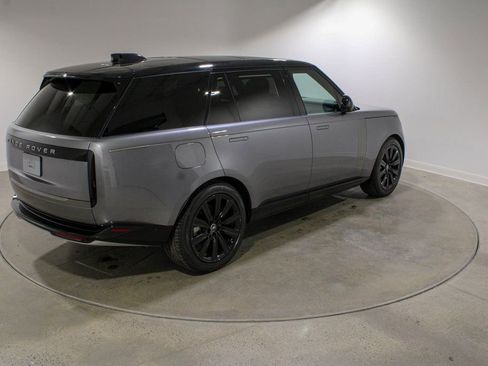 New 2025 Land Rover Range Rover Long Wheelbase SE image 5
