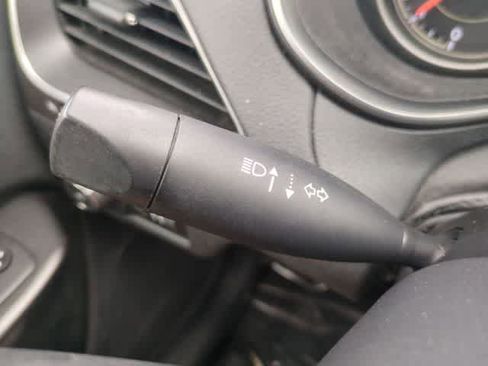 Used 2019 Jeep Cherokee Latitude Plus image 27