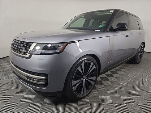 New 2025 Land Rover Range Rover SE AWD/4WD image 2
