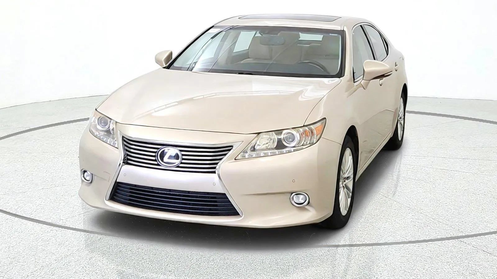 Used 2014 Lexus ES 350 w/ Luxury Package FWD image 3