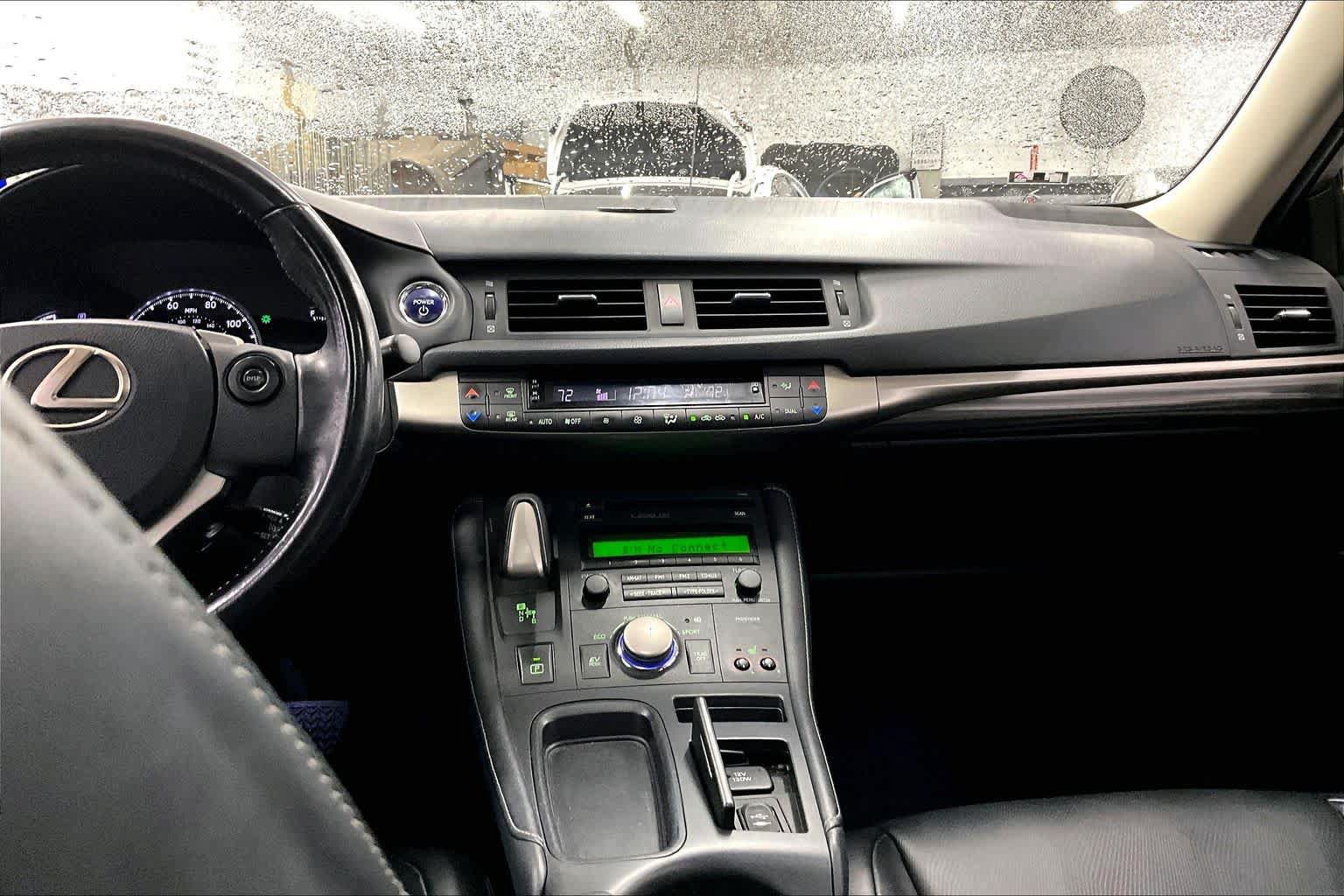 Used 2017 Lexus CT 200h w/ Seat Comfort Package FWD image 33