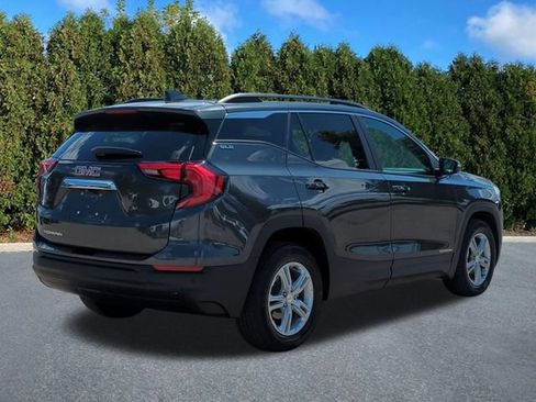 Used 2021 GMC Terrain SLE w/ Driver Convenience Package FWD image 4