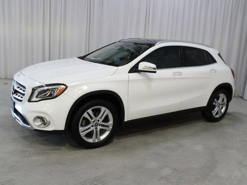 Used 2020 Mercedes-Benz GLA 250 4MATIC w/ Premium Package image 27