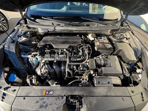 Used 2025 Kia K4 LXS image 32