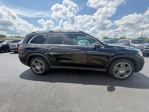 Used 2025 Mercedes-Benz GLS 450 4MATIC image 2