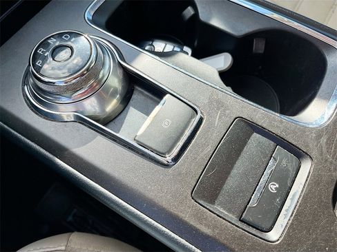 Used 2018 Ford Fusion SE w/ Fusion SE Technology Package image 17