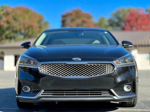 Used 2019 Kia Cadenza Premium image 2