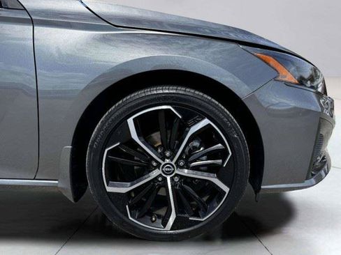 Used 2023 Nissan Altima 2.5 SR FWD image 51