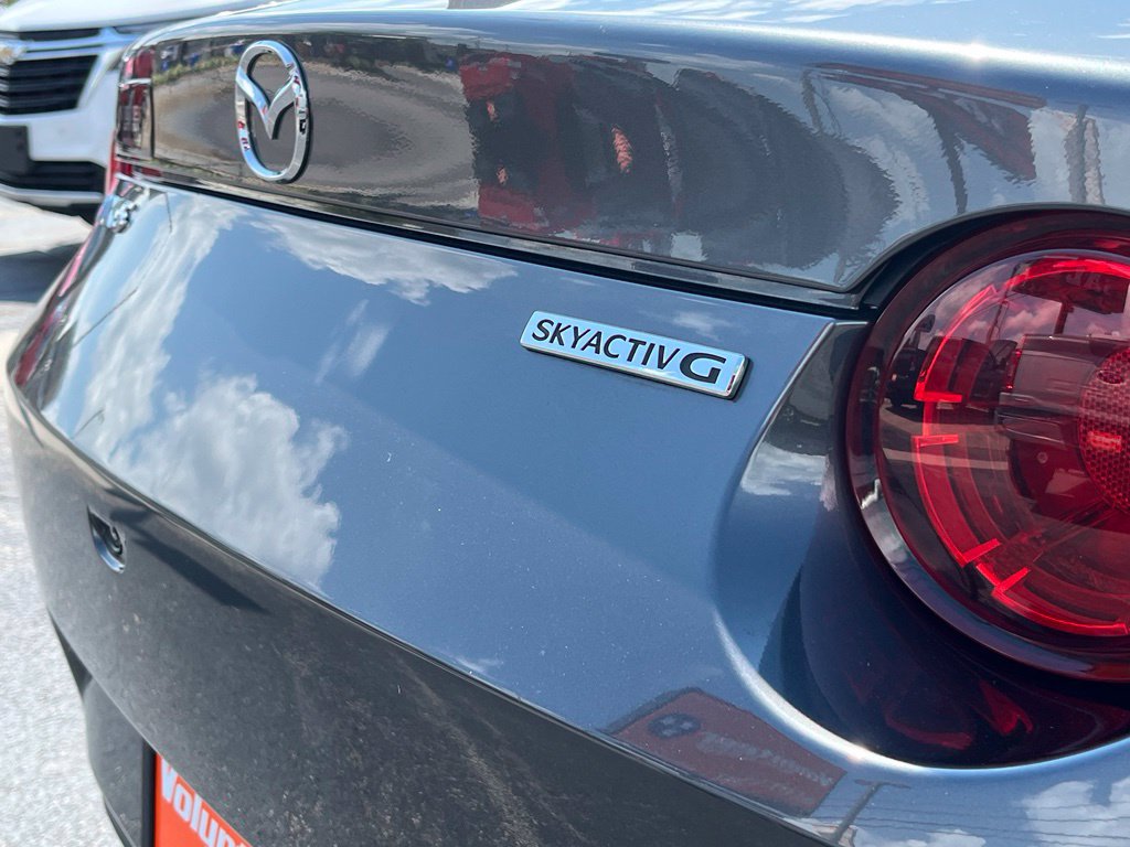 Used 2022 MAZDA MX-5 Miata RF Grand Touring RWD image 8