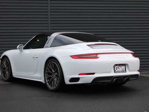 Used 2017 Porsche 911 Targa 4S image 3