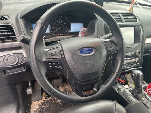 Used 2019 Ford Explorer XLT w/ Equipment Group 202A image 12