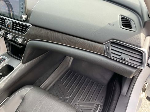 Used 2021 Honda Accord Touring image 24