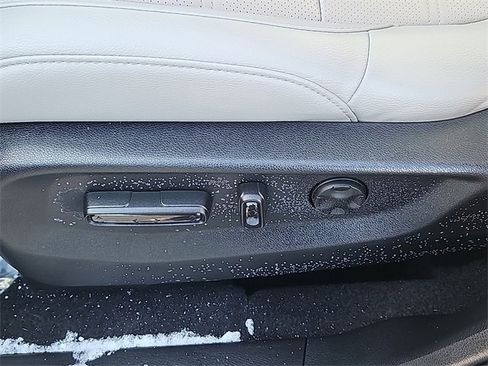 Used 2020 Honda CR-V Touring image 23