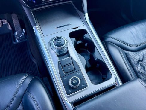 Used 2021 Ford Explorer Platinum w/ Equipment Group 601A AWD/4WD image 29