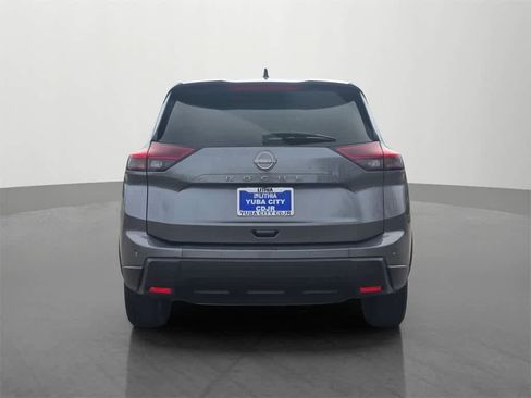 Used 2024 Nissan Rogue S image 5