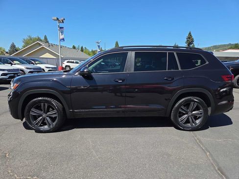 Used 2021 Volkswagen Atlas SE w/ Panoramic Sunroof Package FWD image 11