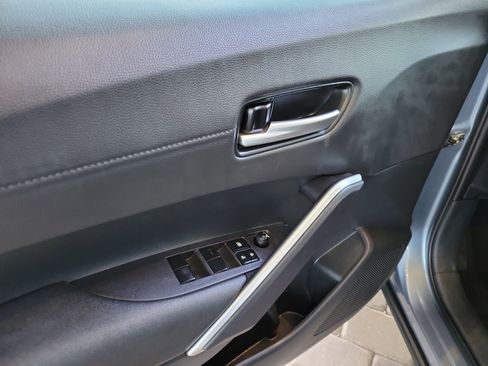 Used 2024 Toyota Corolla Cross XLE image 11