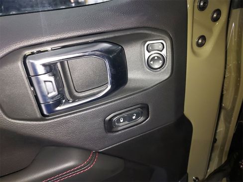 New 2025 Jeep Wrangler Unlimited Rubicon image 19