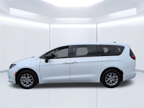 Used 2024 Chrysler Voyager LX w/ Fleet Security Group FWD image 2