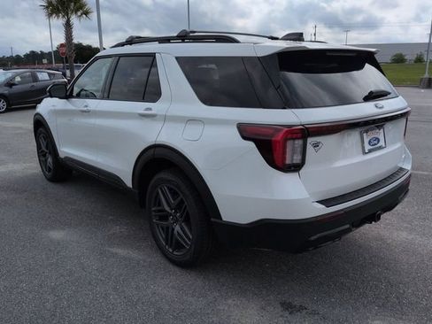 New 2026 Ford Explorer ST-Line w/ ST-Line Street Pack AWD/4WD image 6