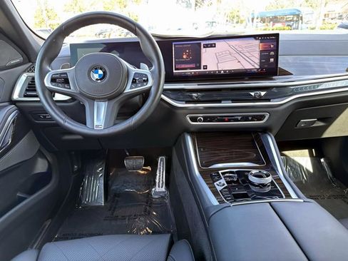 Certified 2025 BMW X6 xDrive40i image 17