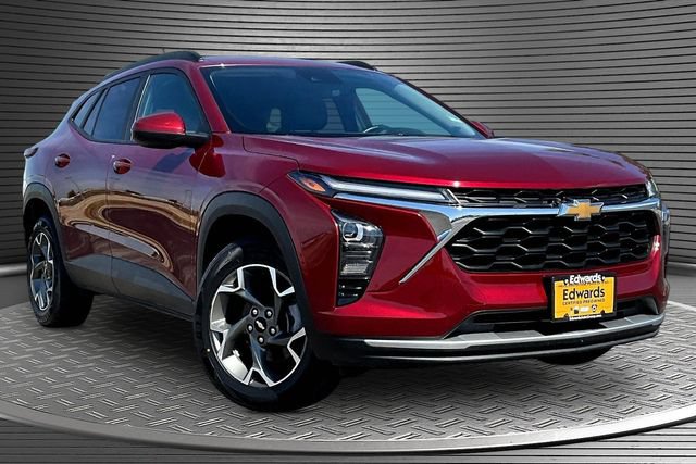 Used 2025 Chevrolet Trax LT w/ LT Convenience Package FWD image 3